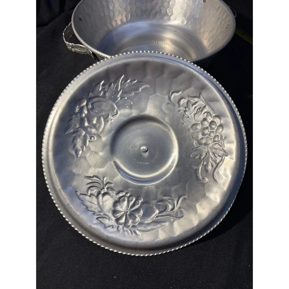 Vintage Hammered Aluminum Covered Casserole‎ Dish Floral Fruit Repousse 8 inch